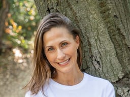 Jennifer D White